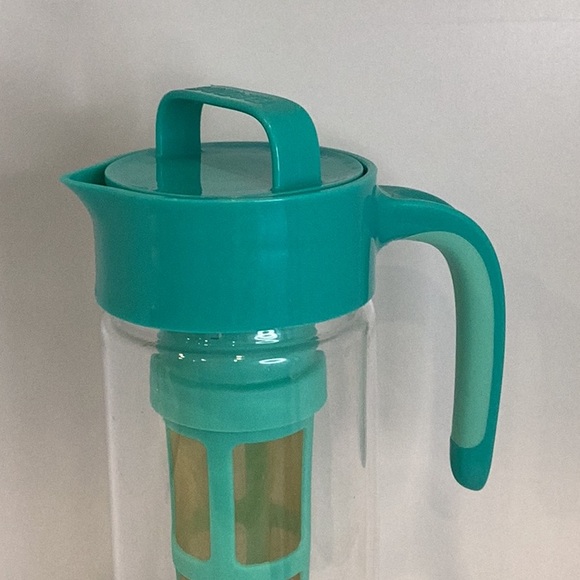 🍄 David’s Tea Plastic Infuser Pitcher - Picture 5 of 9